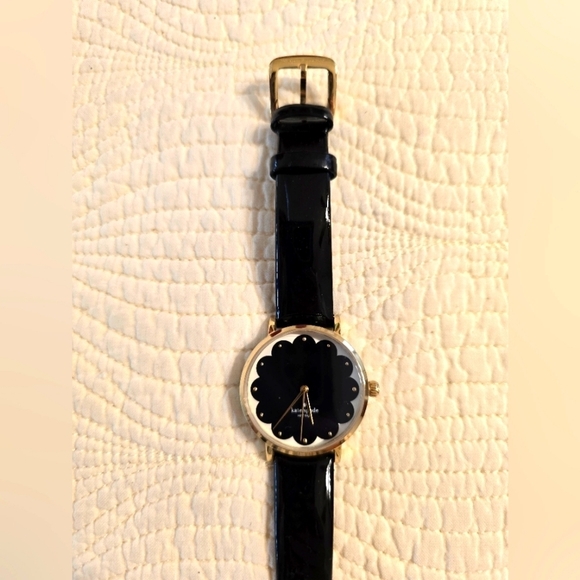 EUC Kate Spade Metro Watch with Scalloped Face and Patent Leather Straps - Picture 2 of 7